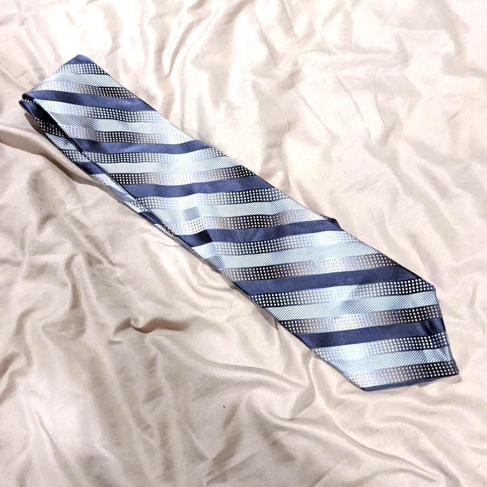 Grey and tan striped Geoffrey Beene tie